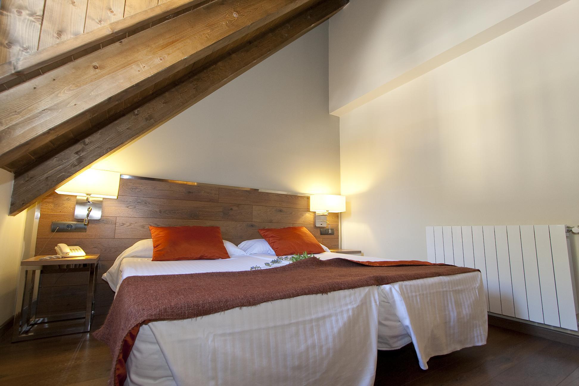 Nubahotel Vielha Exteriör bild