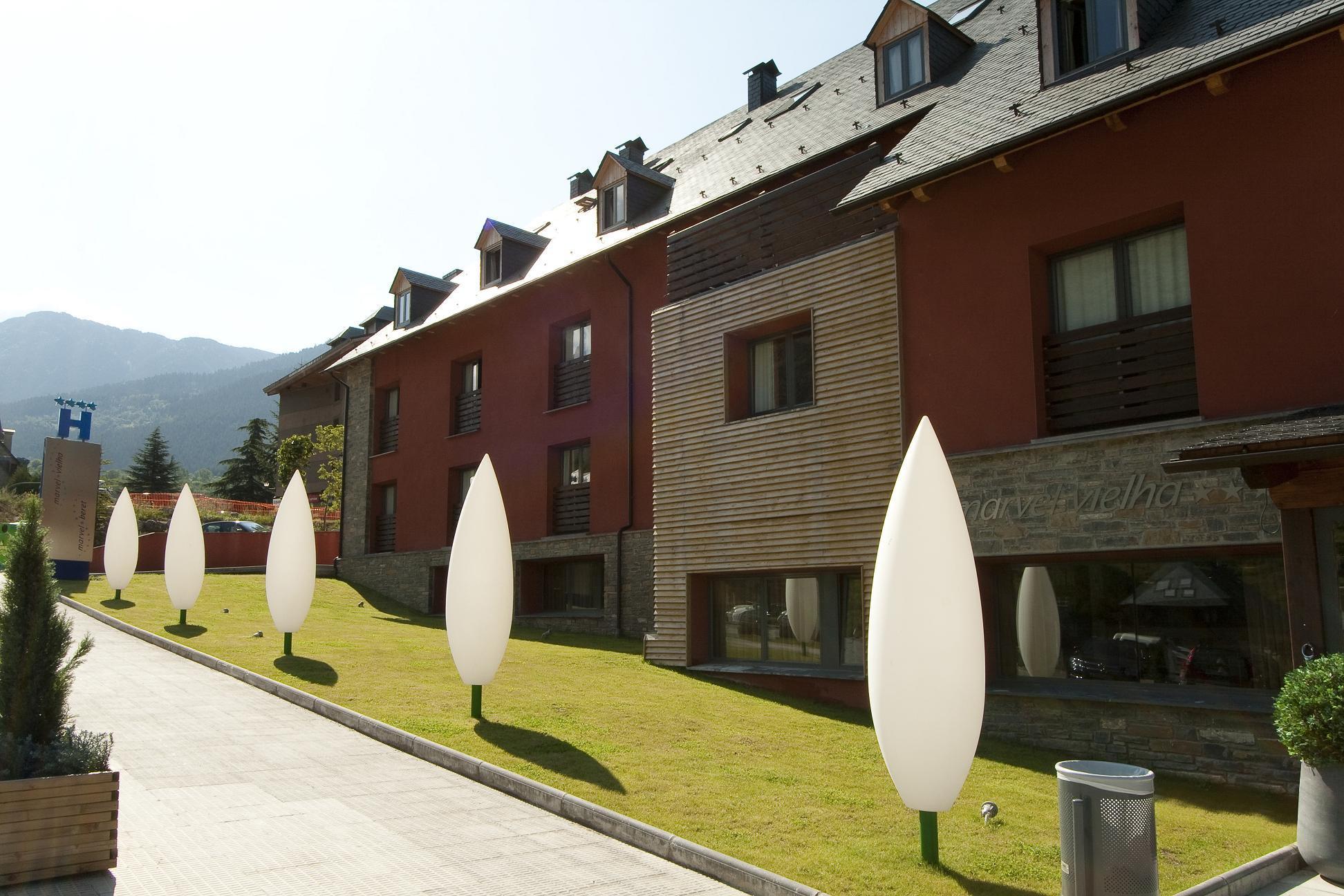 Nubahotel Vielha Exteriör bild