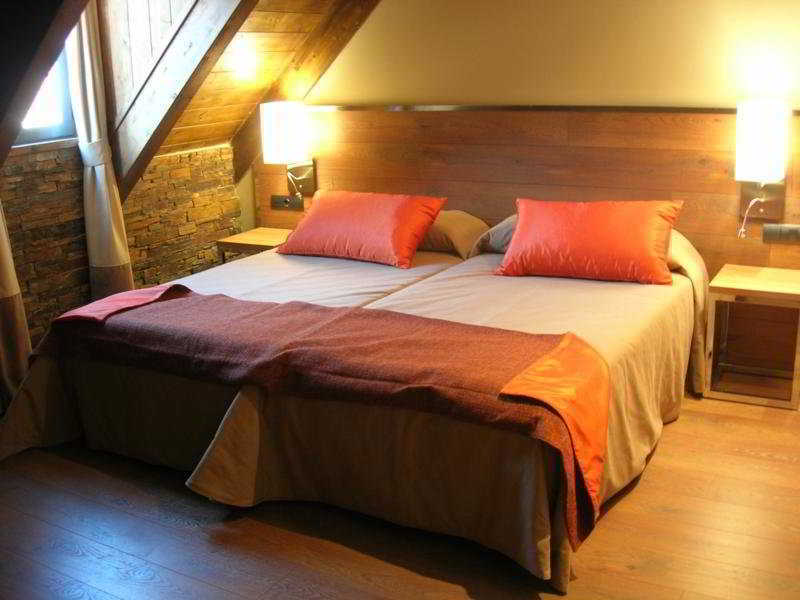 Nubahotel Vielha Exteriör bild