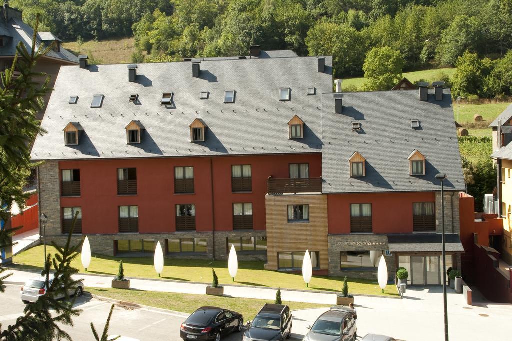 Nubahotel Vielha Exteriör bild