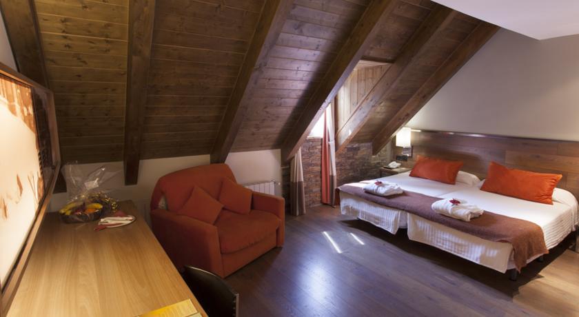Nubahotel Vielha Exteriör bild